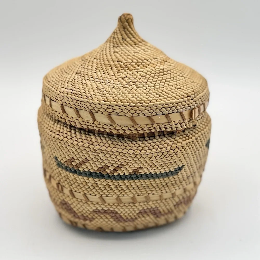 Vtg Nootka/ Makah Domed Lidded Native American Basket Northwest Coast 6.5
